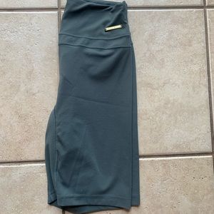 Whitney V3 eucalyptus shorts